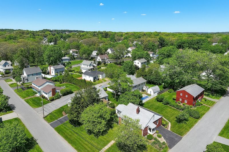 Local Bathtub Installation pros at work